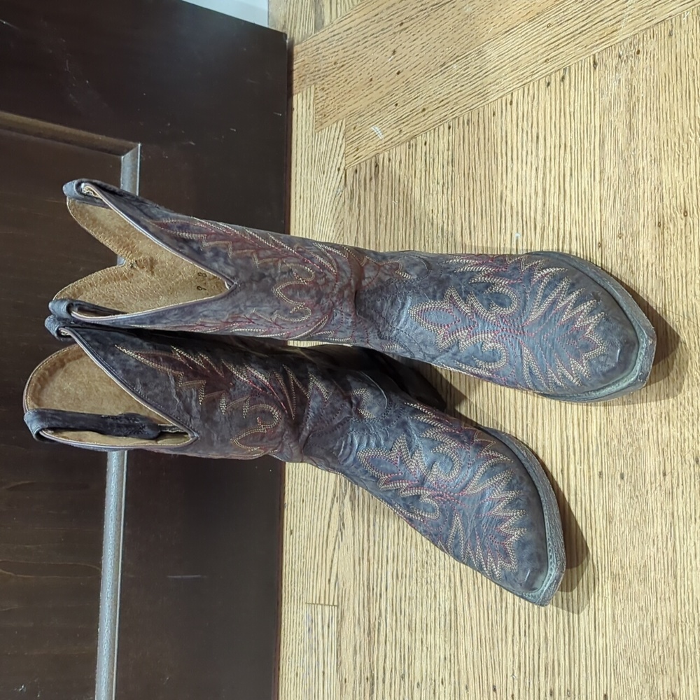 Ariat Women's cowboy boots size 9B